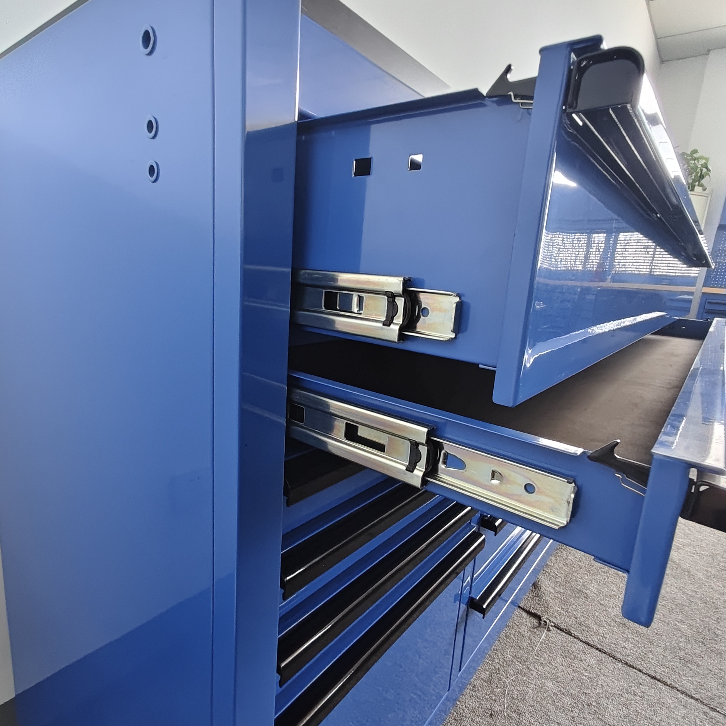 Industrial Modular Tool Storage System with 18 Drawers And Customizable ...